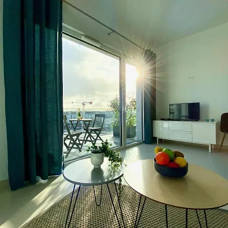 Naos Yourhosthelper Apartment *